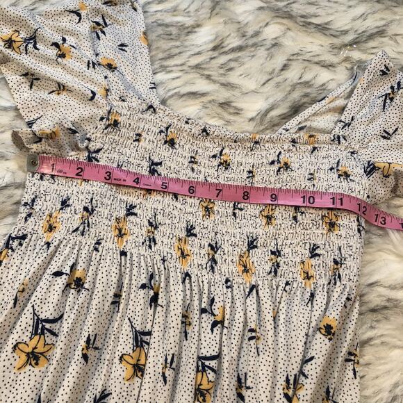 Nordstrom Jolt Smocked White Floral Print Flowy Shirt - Picture 5 of 9